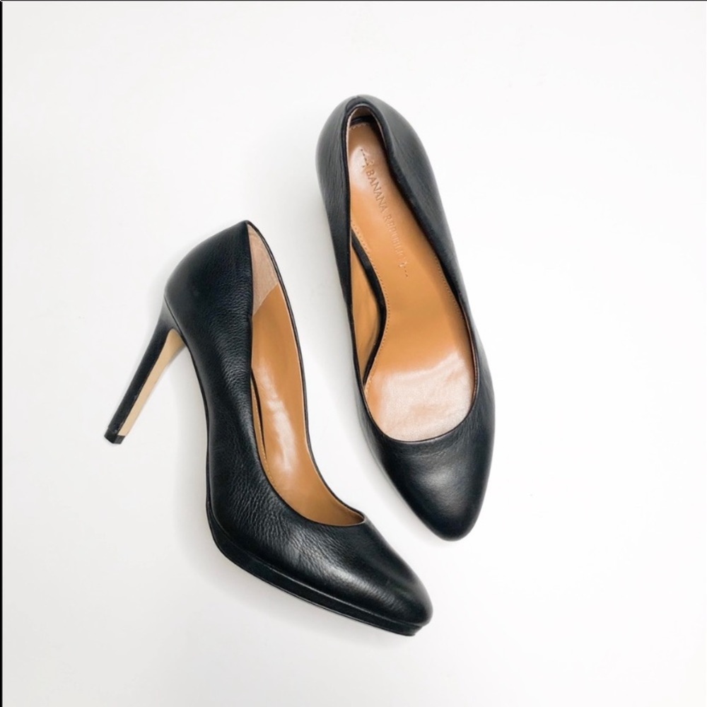 Banana Republic Black Leather Kelsey Pumps